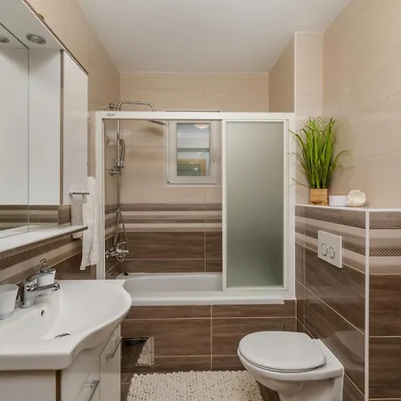 With Parking Space - 24301 דירה