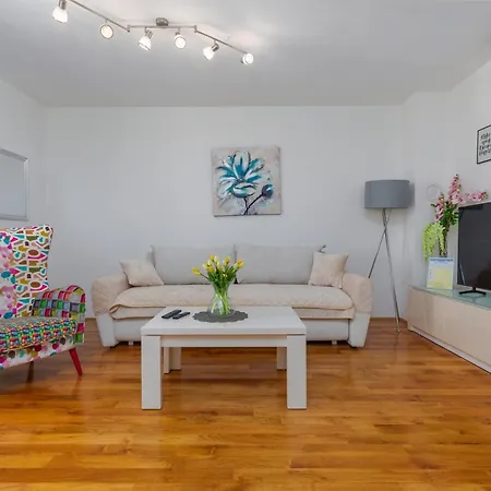 With Parking Space - 24301 Appartement Makarska