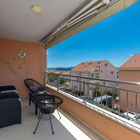 Апартаменти With Parking Space - 24301 *