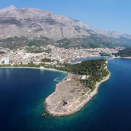 Apartment With Parking Space - 24301 Makarska